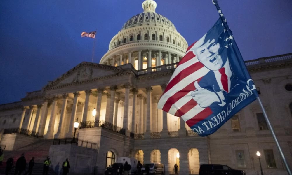 Άγνωστοι που εισέβαλαν στο Καπιτώλιο έκλεψαν το λάπτοπ της Νάνσι Πελόζι